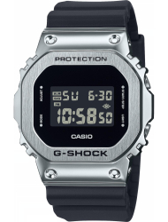 Наручные часы Casio GM-5600U-1ER
