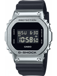 Наручные часы Casio GM-5600U-1