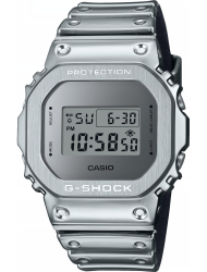 Наручные часы Casio GM-5600YM-8A8